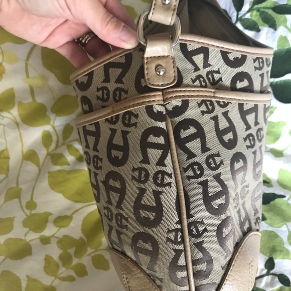 👜ETIENNE AIGNER signature bag. - Picture 3 of 6